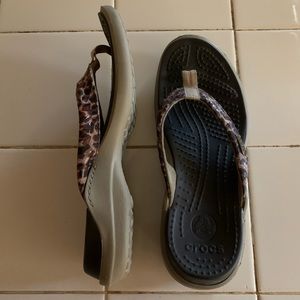 Crocs Flip Flops Cheetah Women’s 8